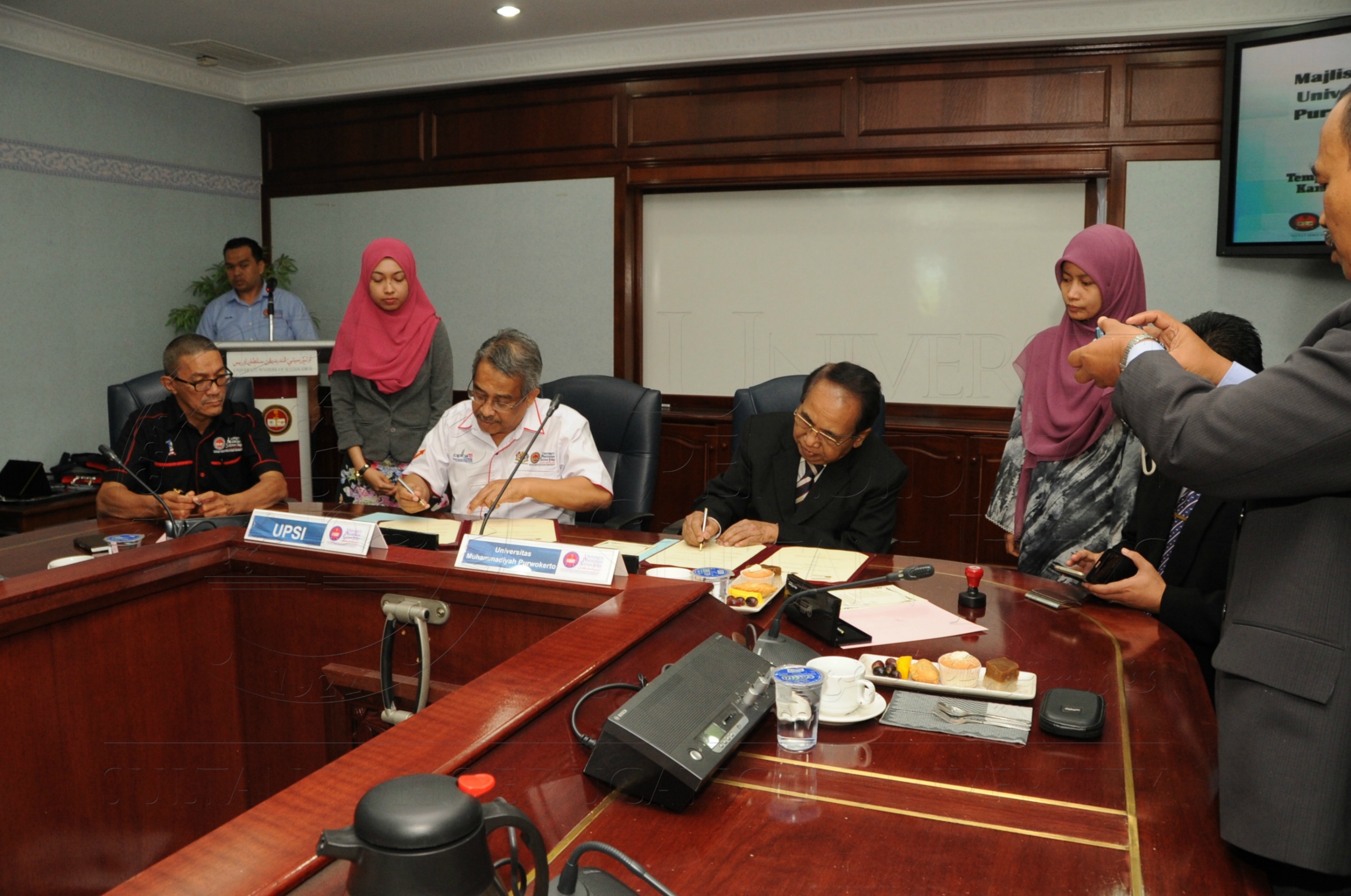 PRO16 6 Mou HAS 7865